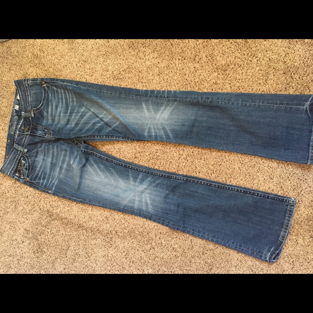 Like new Miss Me jeans 27L - Picture 3 of 4